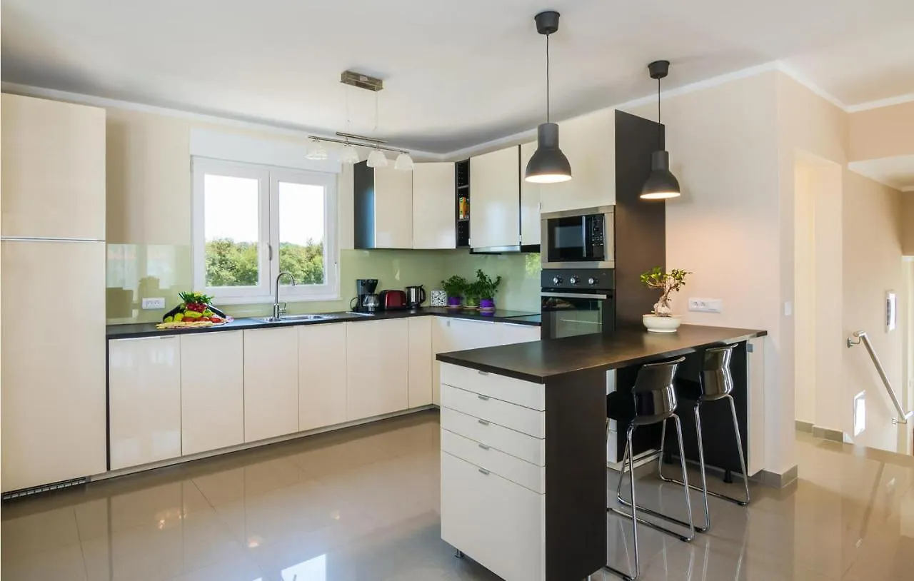 בית נופש Raša Awesome Home In Kapelica