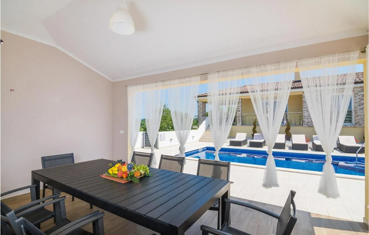 Awesome Home In Kapelica Raša 克罗地亚