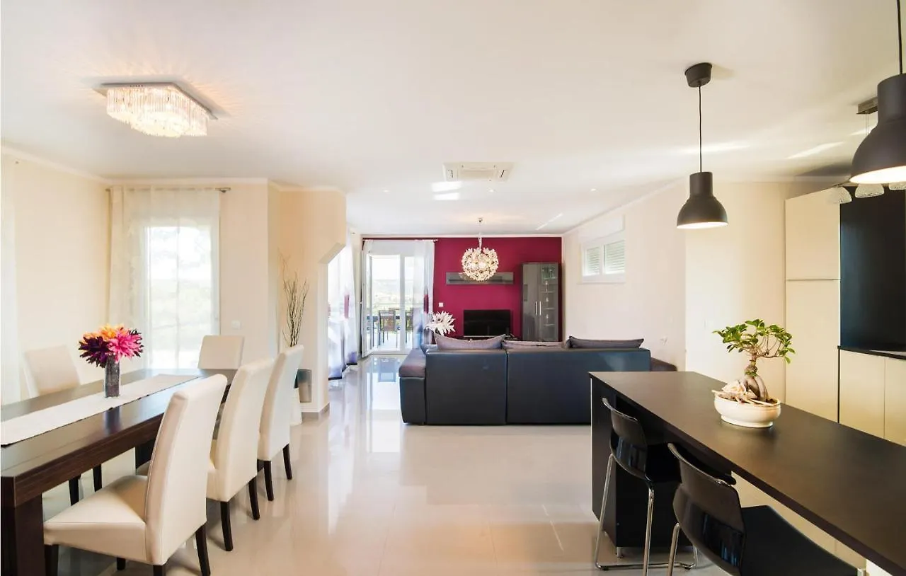 Awesome Home In Kapelica Raša 0*,  克罗地亚