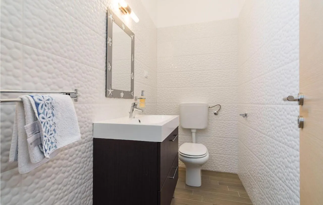 בית נופש Raša Awesome Home In Kapelica קרואטיה